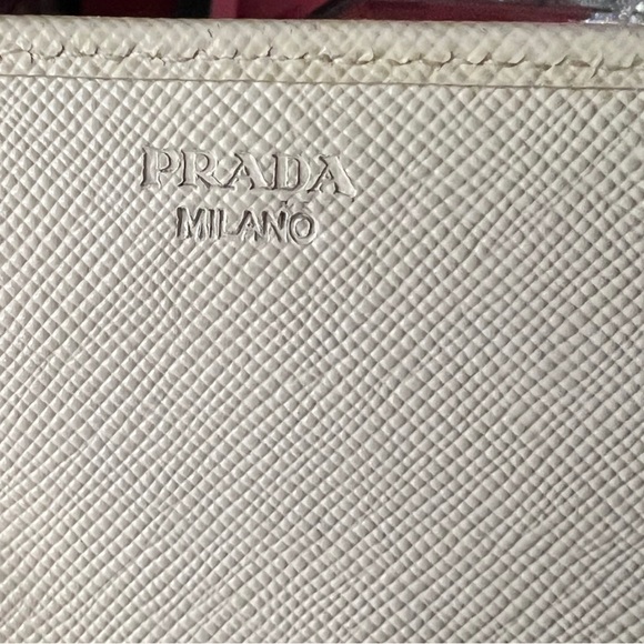 Authentic Rare Prada Staffiano Yellow Flower Long Wallet. - Picture 10 of 13